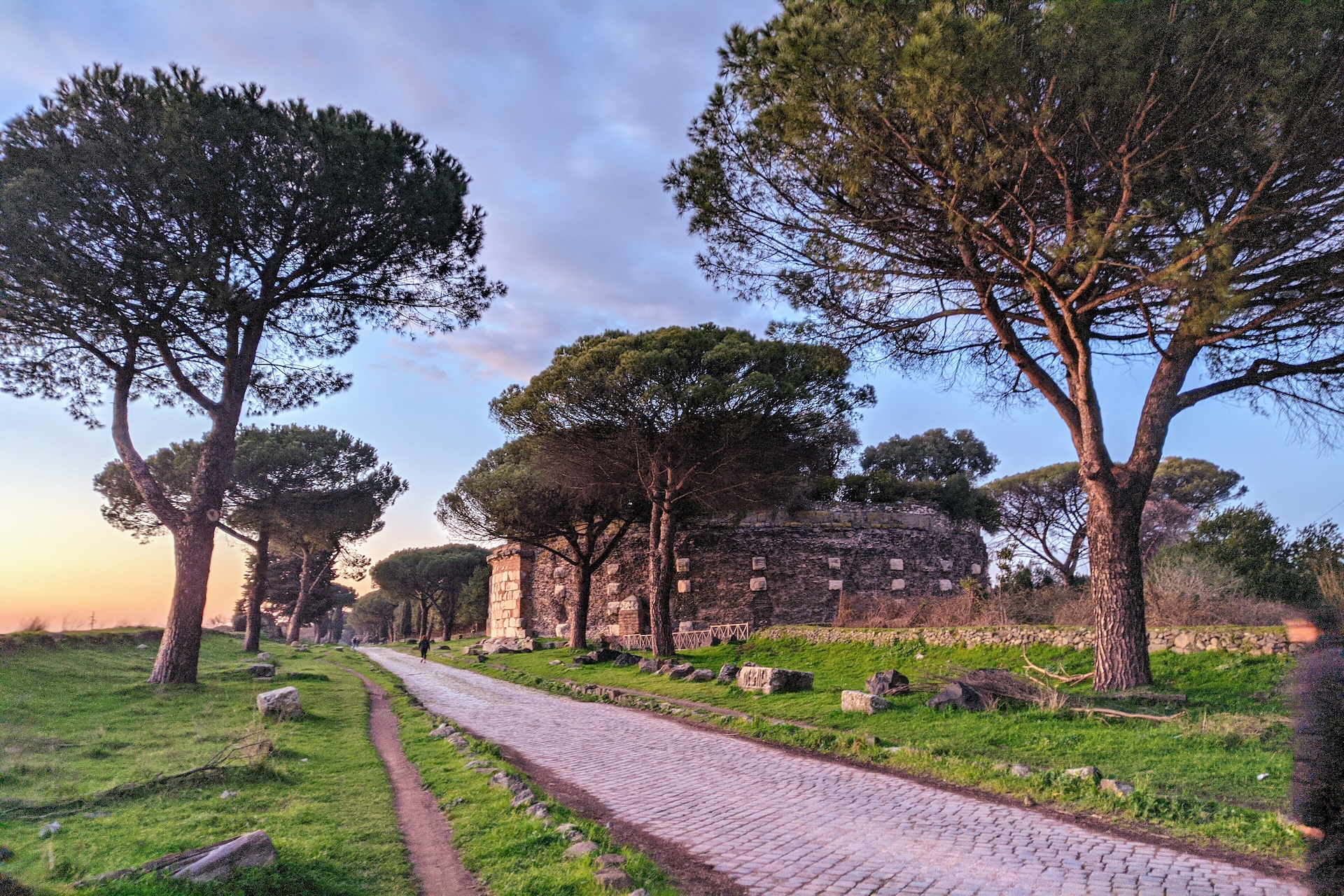 Un tratto dell'antica via romana Via Appia Antica