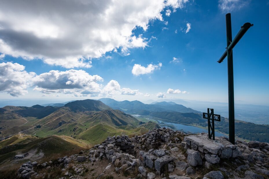 Veduta dalla cima del Monte Miletto sul Massiccio del Matese