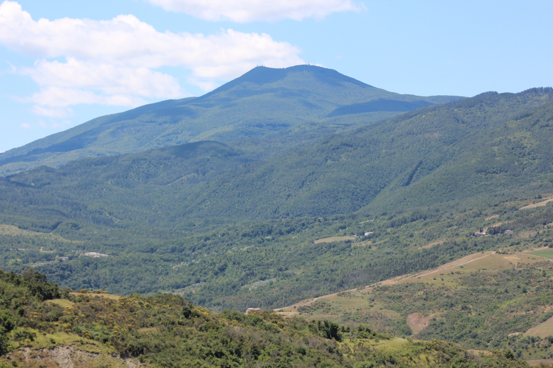 Vista del Monte Amiata dal versante pisano