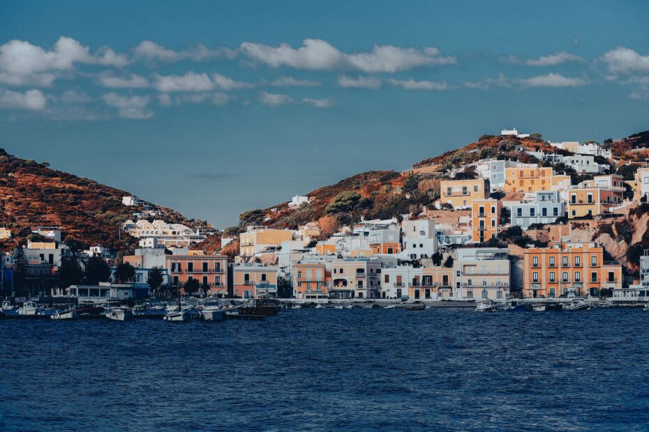 Ponza, la maggiore delle isole Ponziane