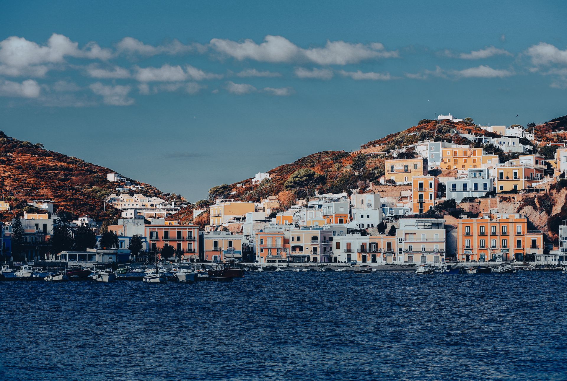 Ponza, la maggiore delle isole Ponziane