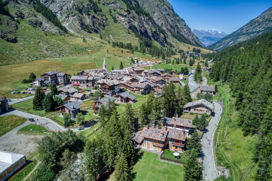 Paese di Bruil, nella Val di Rhèmes